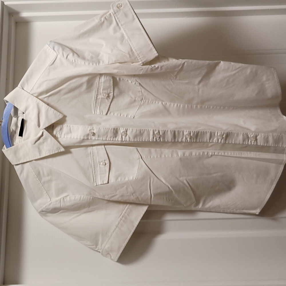 New York & Company Large Short-sleeved White Button-front Blouse